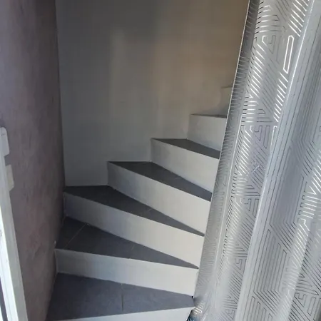 Loft De La Calade דירה פרונטיניאן